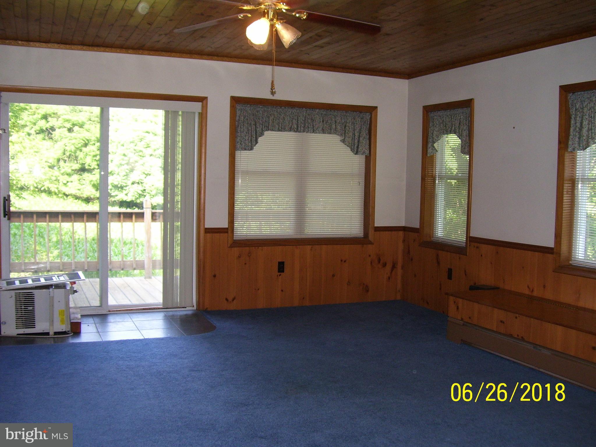 38 Grandview Road Hummelstown, PA 17036 - Photo 19 of 35 FOUR-SEASON ROOM TO REAR DECKS