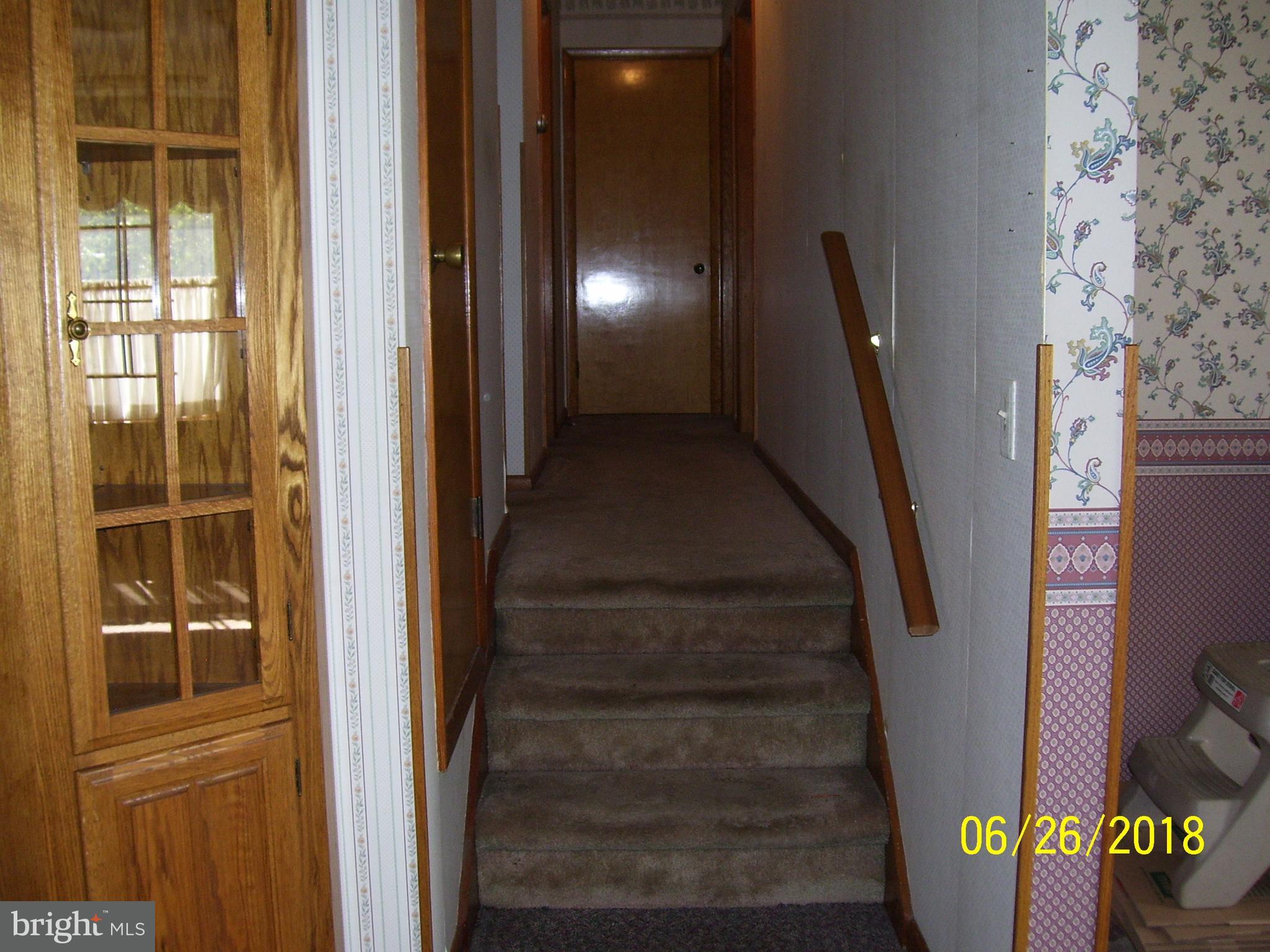 38 Grandview Road Hummelstown, PA 17036 - Photo 9 of 35 UPPER LEVEL HALLWAY