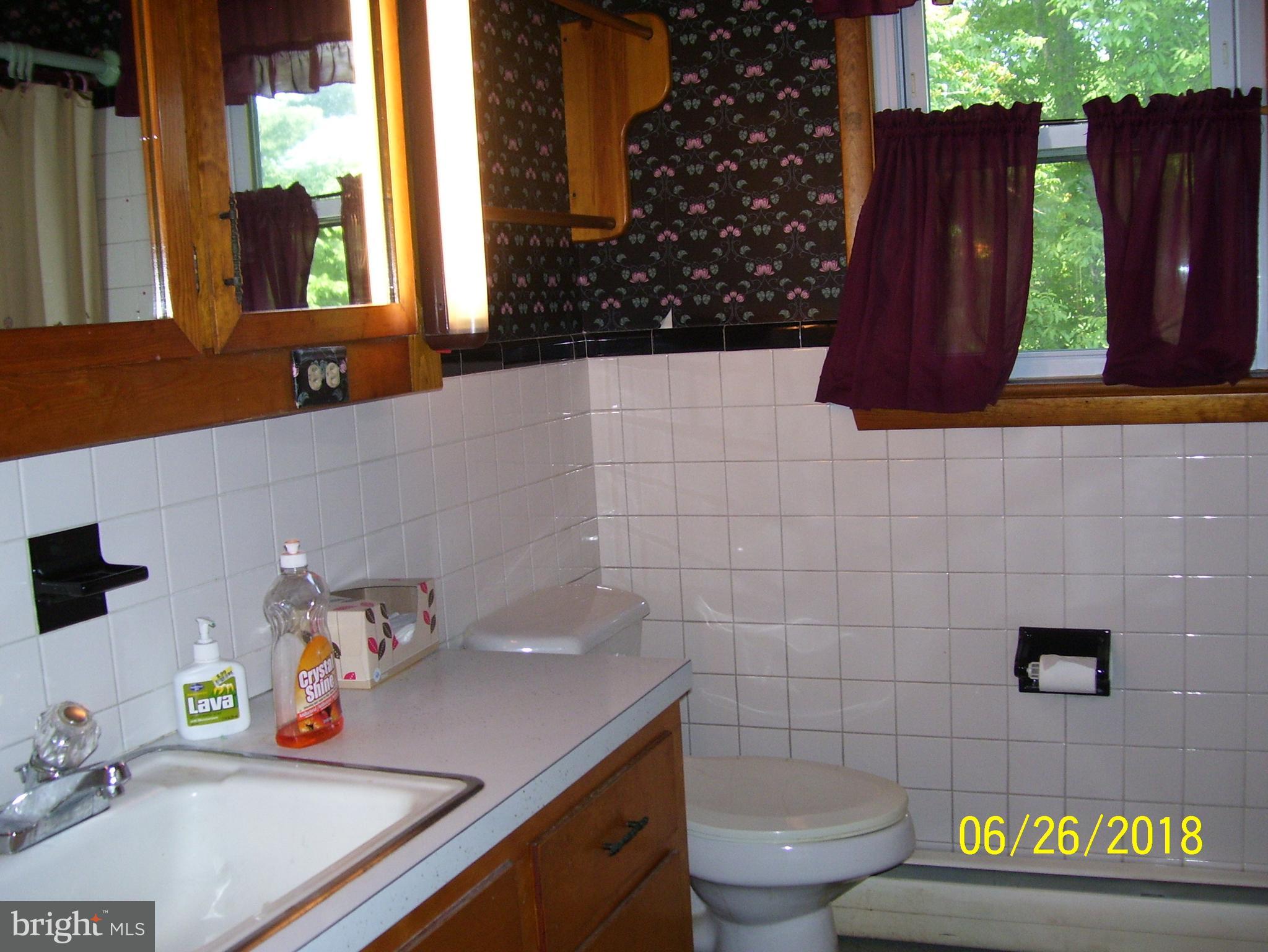 38 Grandview Road Hummelstown, PA 17036 - Photo 10 of 35 BATH - UPPER LEVEL