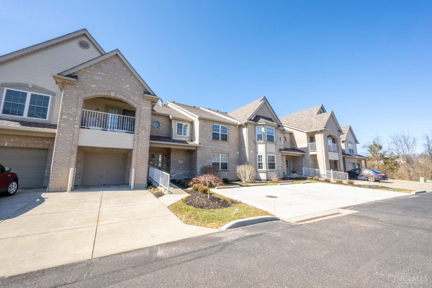 831 Neeb Road, Unit 4 Cincinnati, OH 45233 - Photo 4 of 38 Gallery Image 4