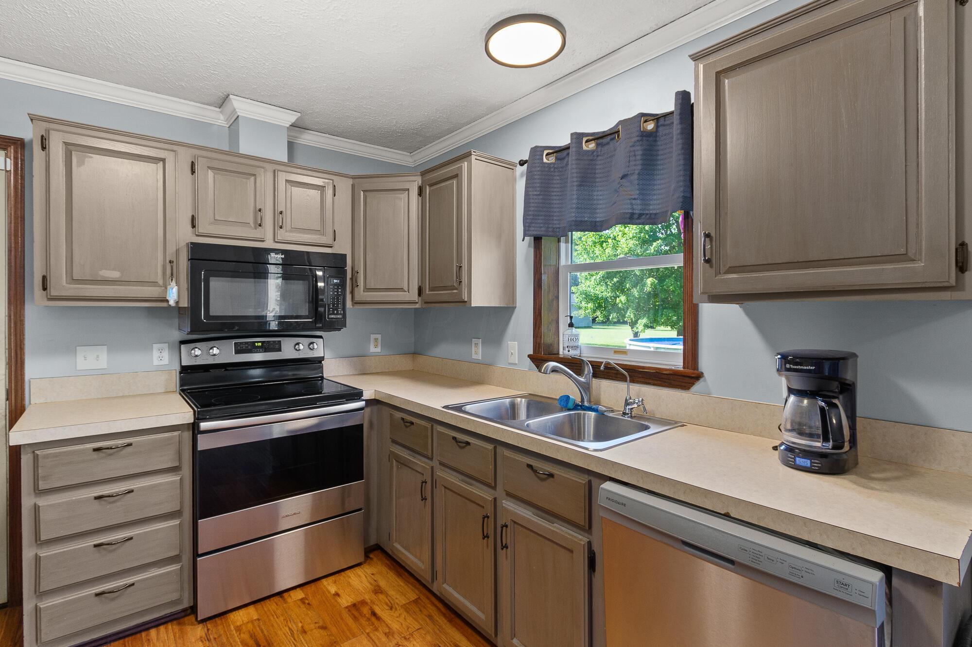 4661 Flowers Road Mansfield, OH 44903 - Photo 6 of 28 int-kit-2
