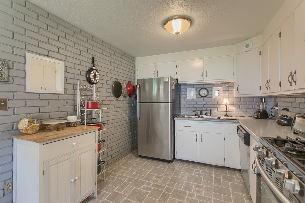 61 Hood Road Tewksbury, MA 01876 - Photo 8 of 30 Gallery Image 8