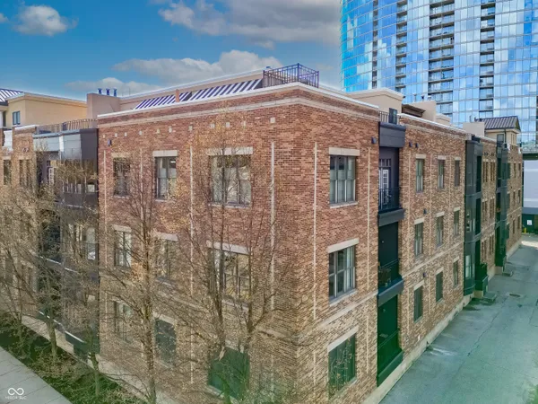 $405,000 | 355 East Ohio Street, Unit 221, Indianapolis, IN 46204