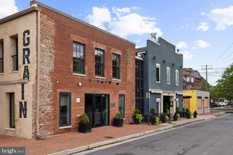 $895,900 | 225 Strand Street, Unit 202, Alexandria, VA 22314
