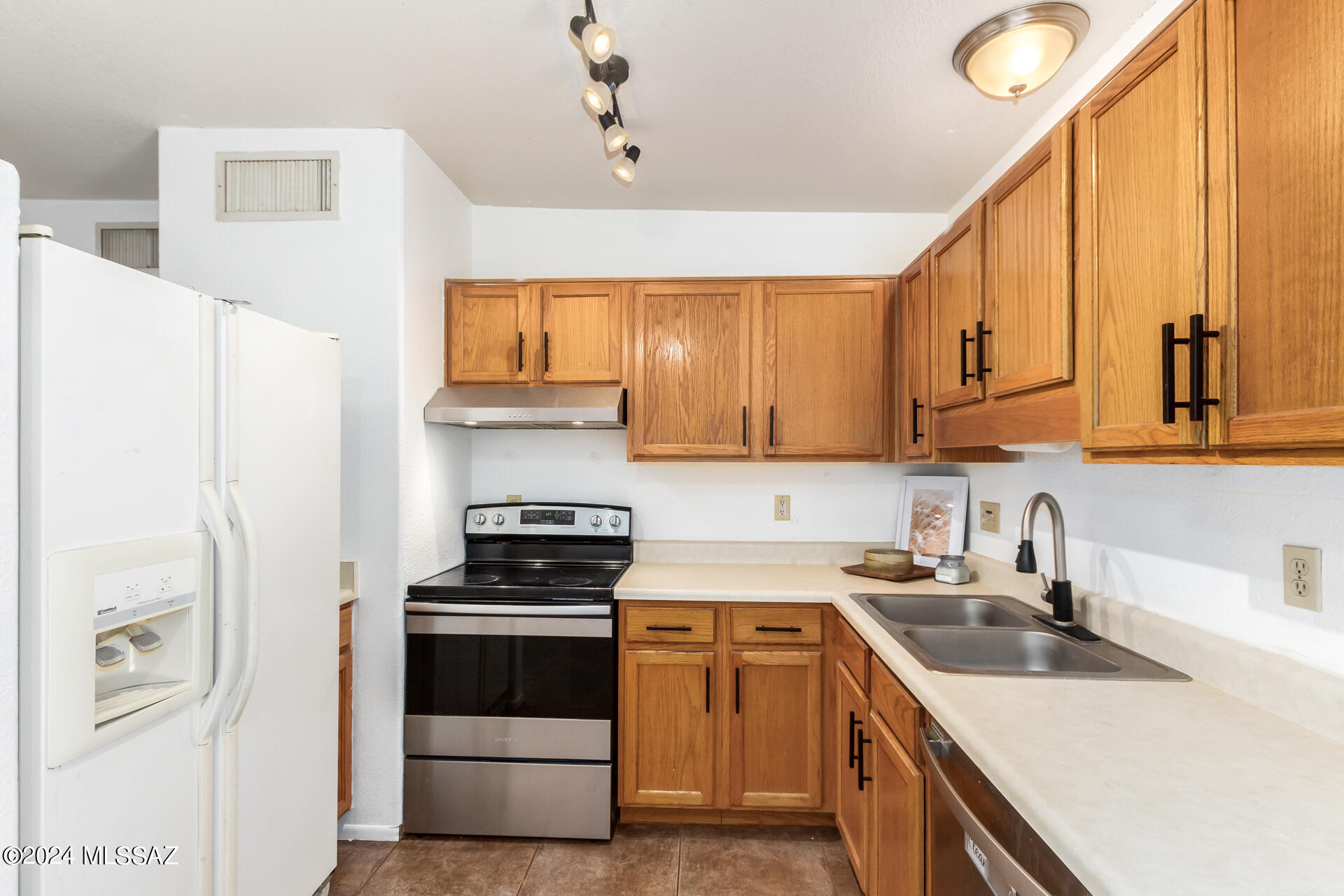 211 West Roger Road, Unit 6 Tucson, AZ 85705 - Photo 7 of 17