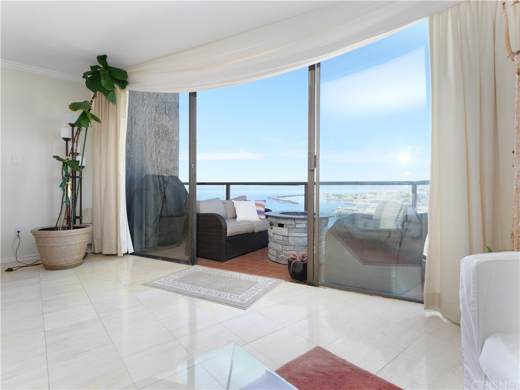 531 Esplanade, Unit 913 Redondo Beach, CA 90277 - Photo 10 of 42 a living room with furniture