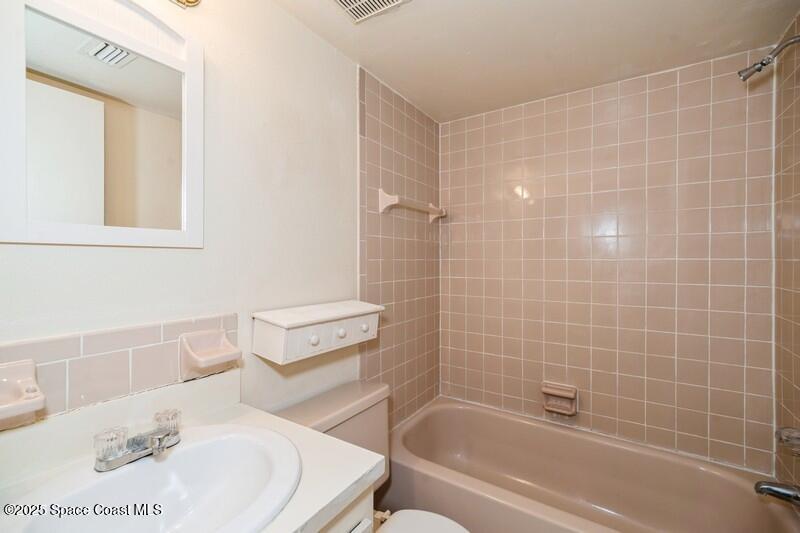 1225 North Wickham Road, Unit 613 Melbourne, FL 32935 - Photo 14 of 30 Guest Bathroom