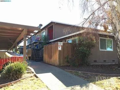 a view of a pathway of a house