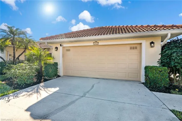 $575,000 | 7018 Lone Oak Boulevard, Naples, FL 34109