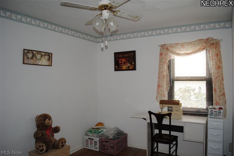 9315 Snow Road Cleveland, OH 44130 - Photo 16 of 24