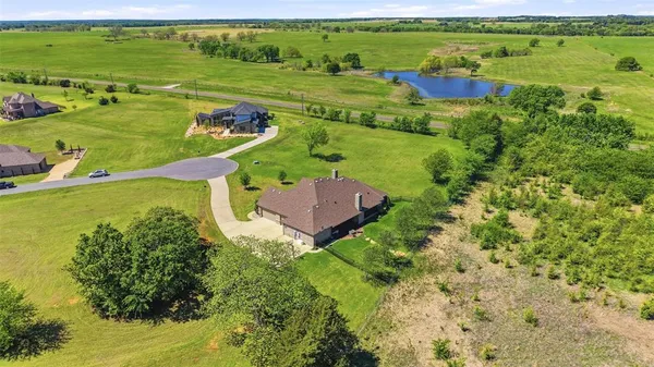 $879,000 | 56 Turtle Point Lane, Gordonville, TX 76245