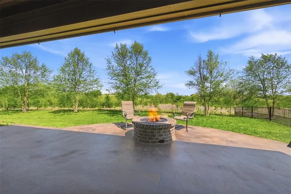 $879,000 | 56 Turtle Point Lane, Gordonville, TX 76245