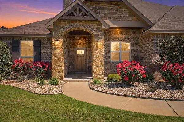 $879,000 | 56 Turtle Point Lane, Gordonville, TX 76245