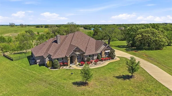 $879,000 | 56 Turtle Point Lane, Gordonville, TX 76245