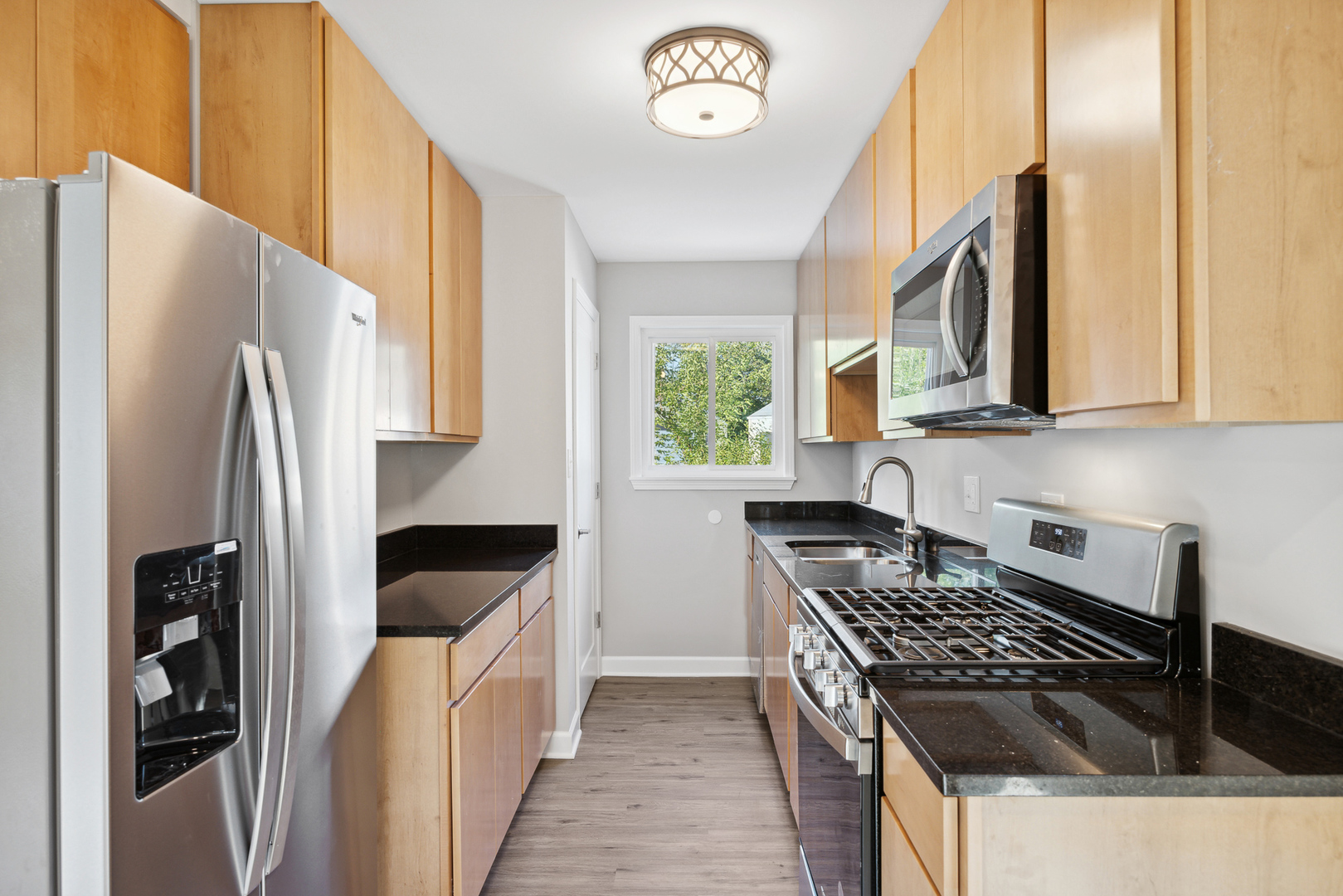 2001 Indian Road Waukegan, IL 60087 - Photo 6 of 11 Gallery Image 6