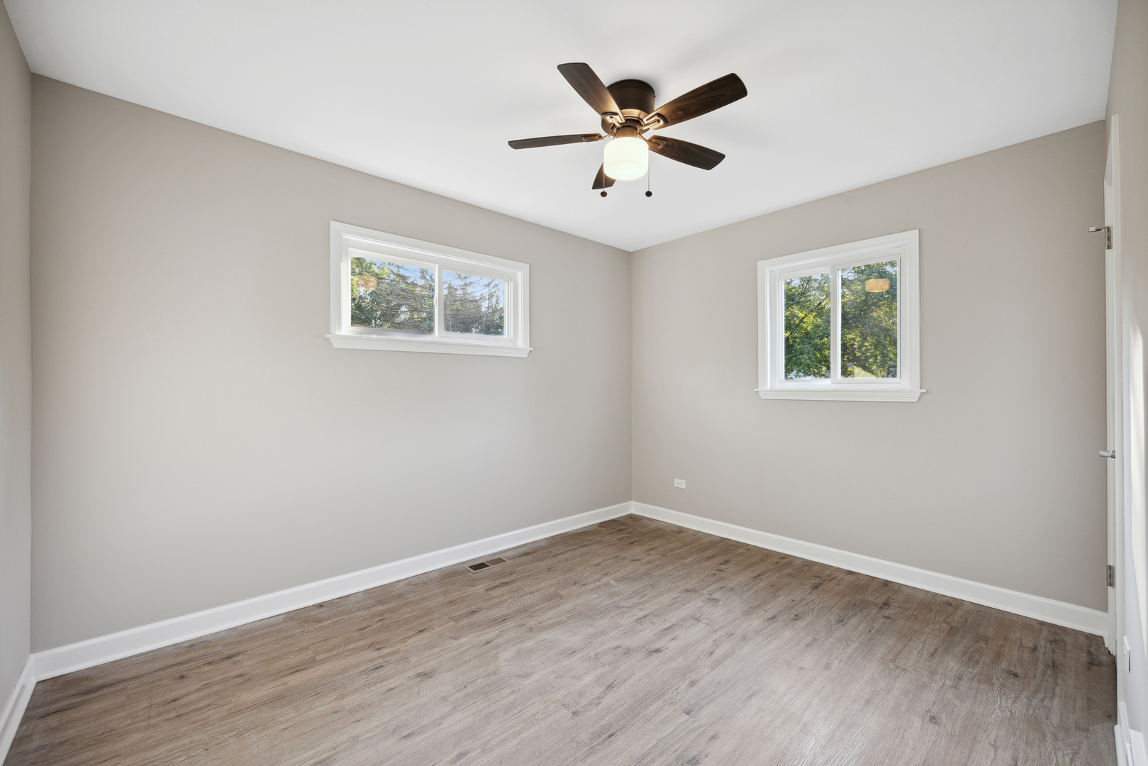 2001 Indian Road Waukegan, IL 60087 - Photo 7 of 11 Gallery Image 7