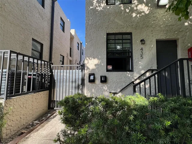 $1,600 | 1068 Northwest 5th Street, Unit C1, Miami, FL 33128