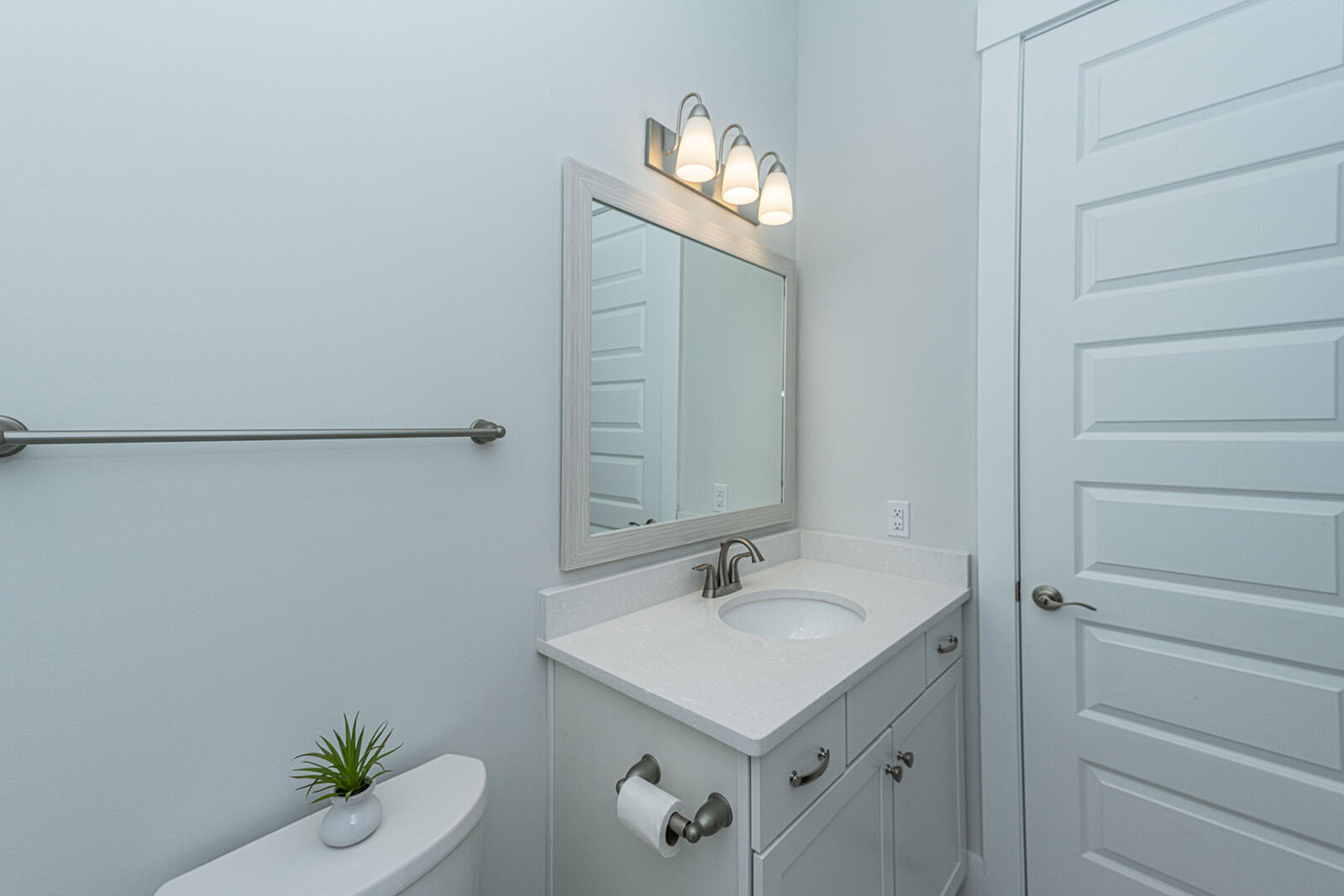 3498 Habenaria Rd Mount, Unit 10 Mount Pleasant, SC 29466 - Photo 13 of 34 Guest Bathroom - Albemarle B - Cottages