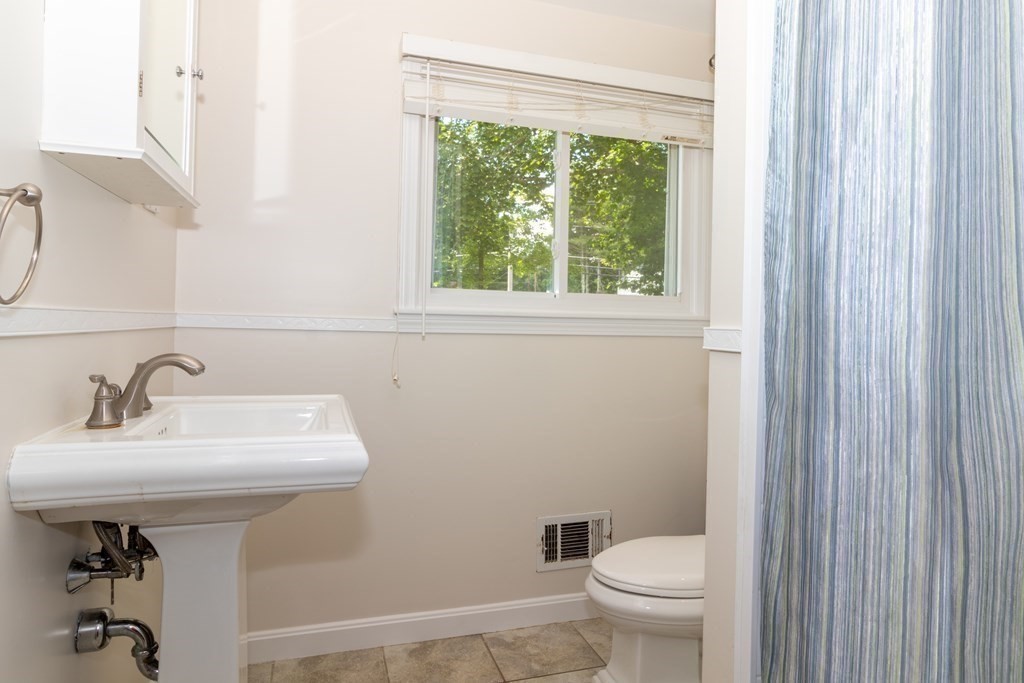 1 Stagecoach Road Medfield, MA 02052 - Photo 12 of 37 Gallery Image 12