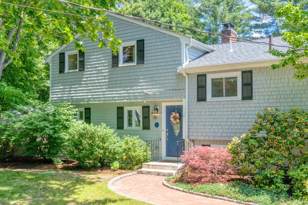 1 Stagecoach Road Medfield, MA 02052 - Photo 2 of 37 Gallery Image 2