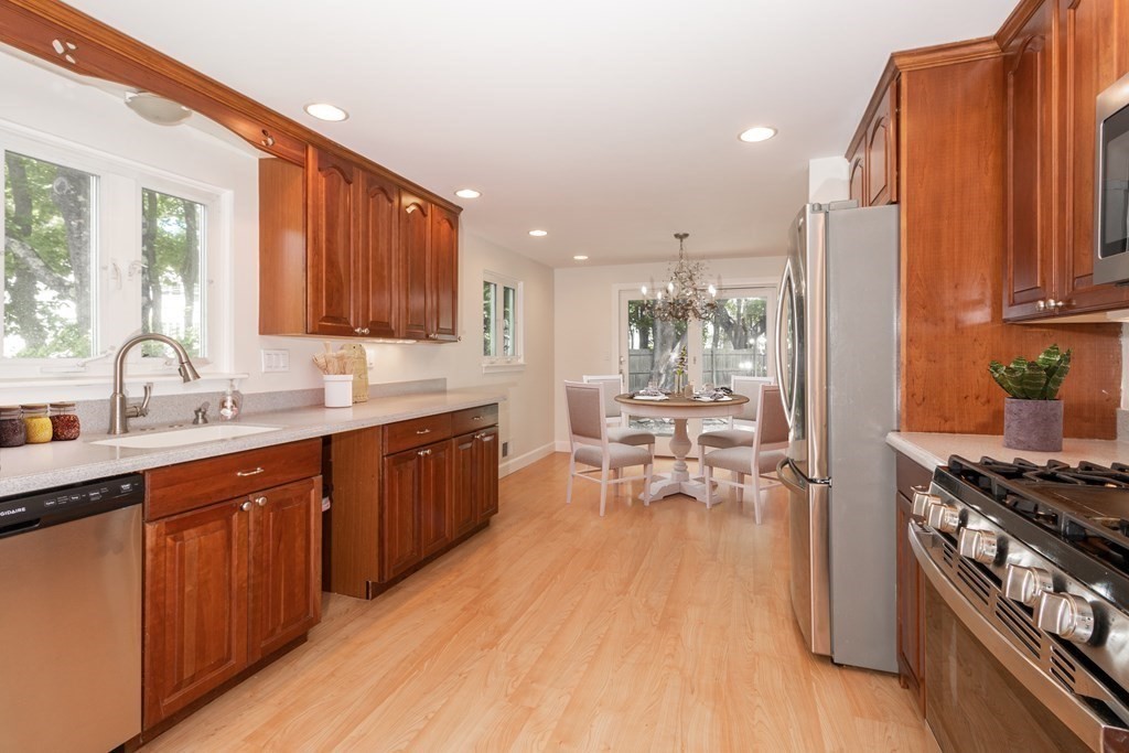 1 Stagecoach Road Medfield, MA 02052 - Photo 3 of 37 Gallery Image 3