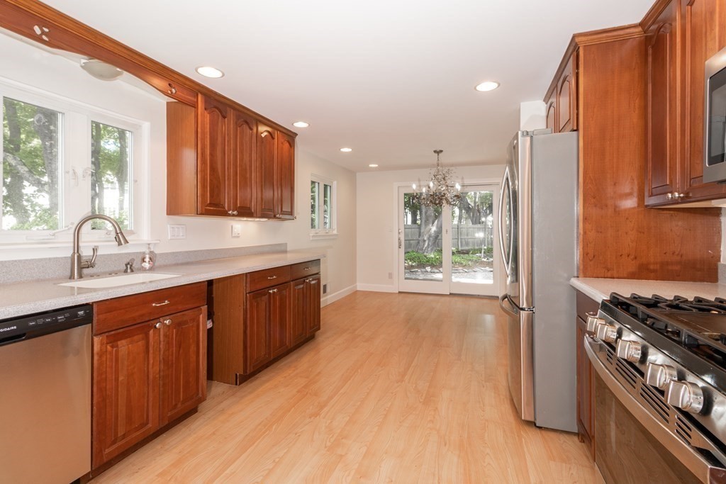 1 Stagecoach Road Medfield, MA 02052 - Photo 4 of 37 Gallery Image 4