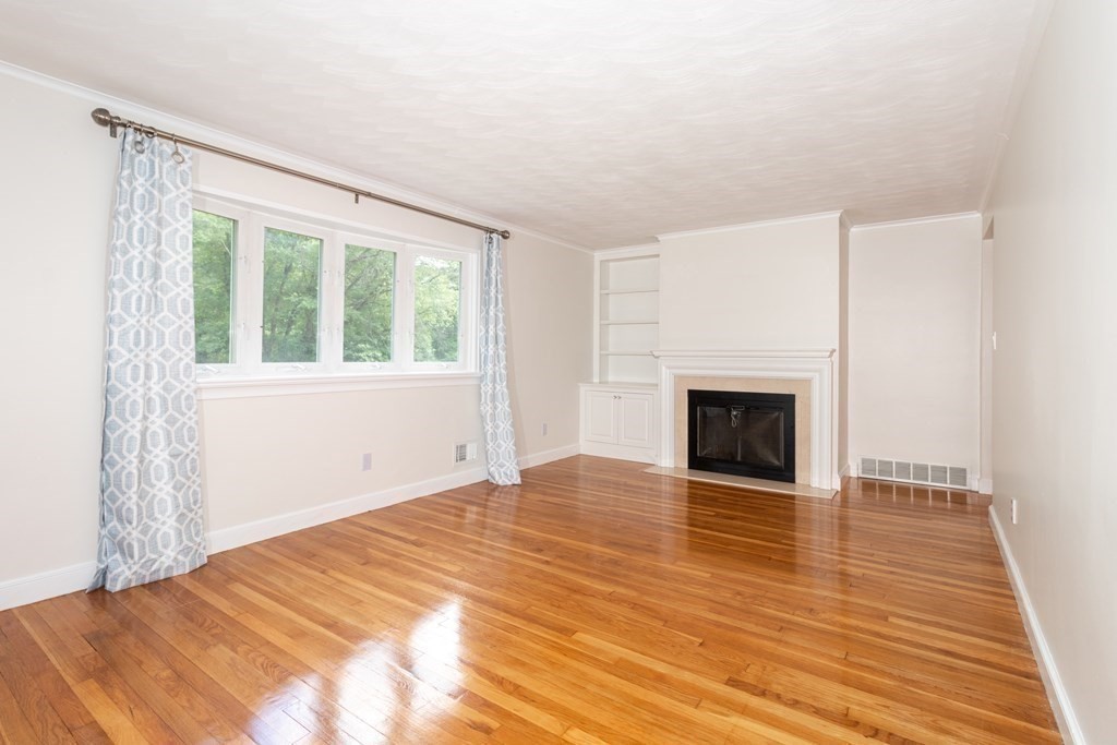 1 Stagecoach Road Medfield, MA 02052 - Photo 9 of 37 Gallery Image 9