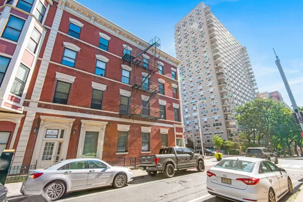 $3,700 | 300 Hudson Street, Unit 13, Hoboken, NJ 07030
