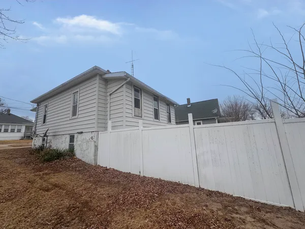 $29,900 | 115 Roberts Street, Mark, IL 61340