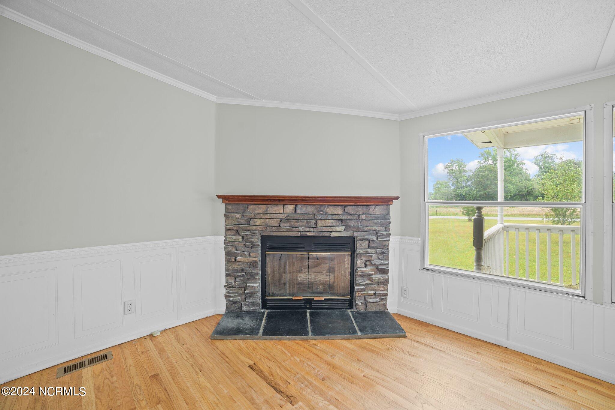 1677 West Hanrahan Road Ayden, NC 28513 - Photo 11 of 48 23-web-or-mls-DSC_8017