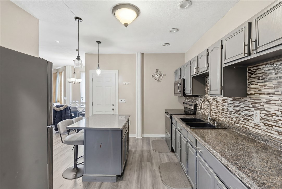 35 Allen Avenue Pawtucket, RI 02860 - Photo 4 of 29