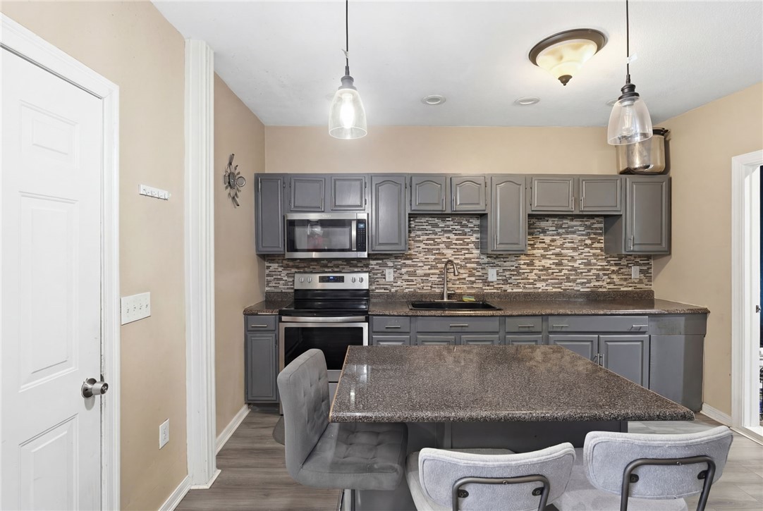 35 Allen Avenue Pawtucket, RI 02860 - Photo 5 of 29