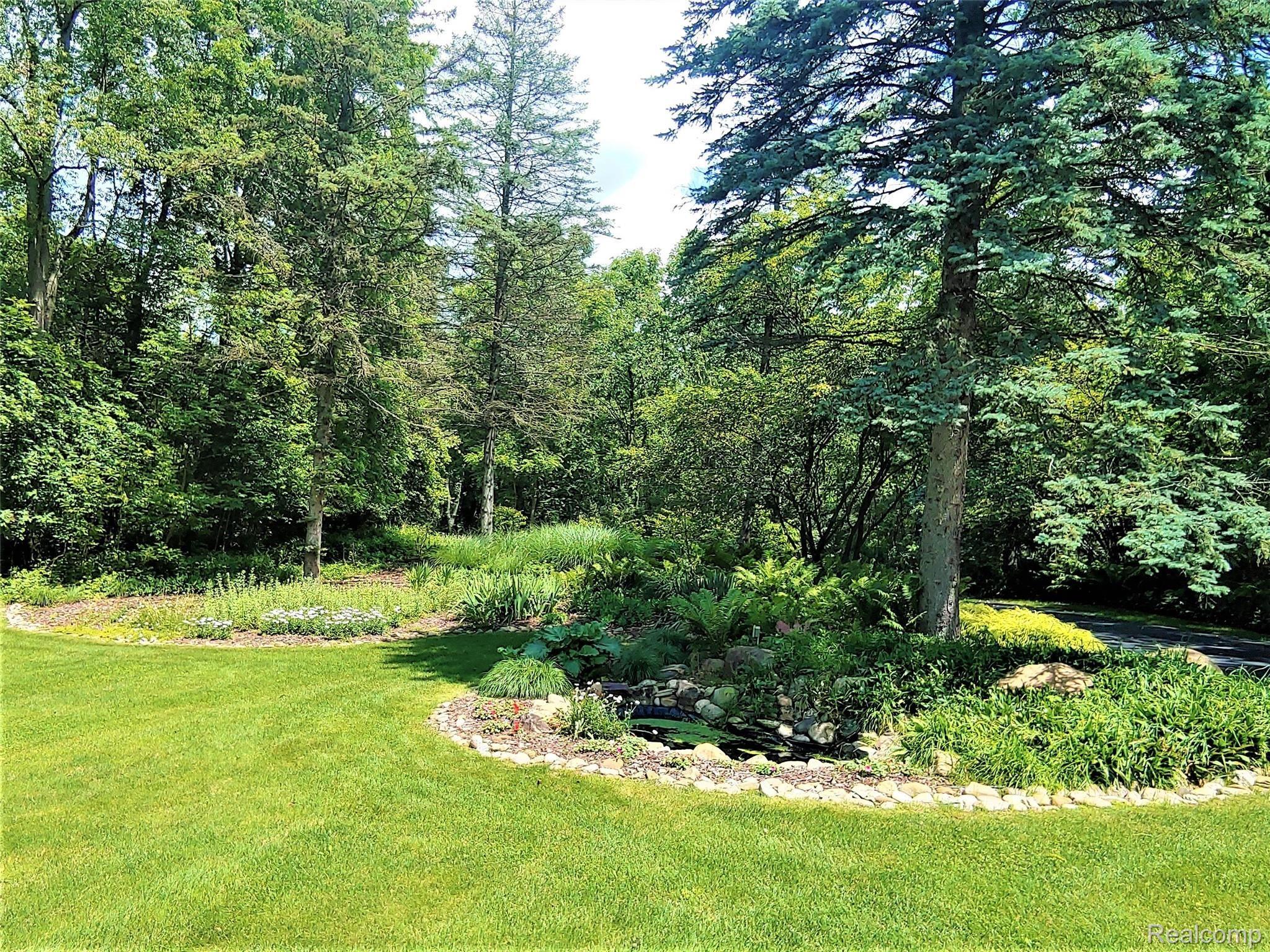 5514 Warren Road Ann Arbor, MI 48105 - Photo 53 of 58 front bed.jpg