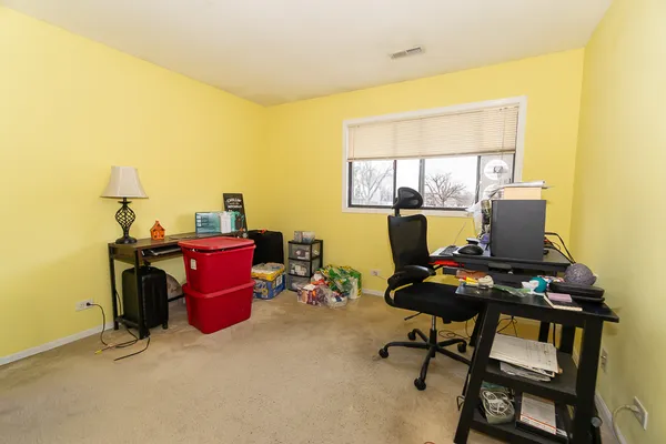 $219,500 | 381 South Collins Street, Unit B, South Elgin, IL 60177