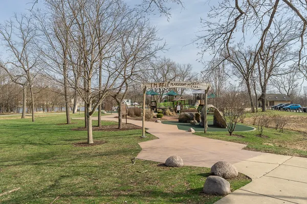 $219,500 | 381 South Collins Street, Unit B, South Elgin, IL 60177