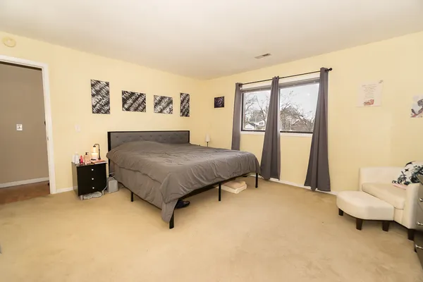 $219,500 | 381 South Collins Street, Unit B, South Elgin, IL 60177