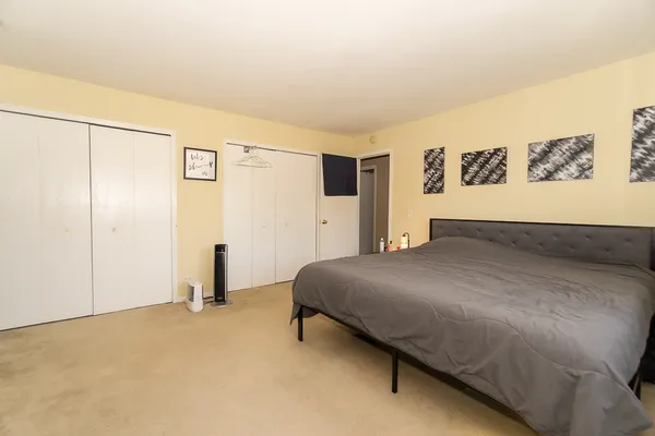 $219,500 | 381 South Collins Street, Unit B, South Elgin, IL 60177
