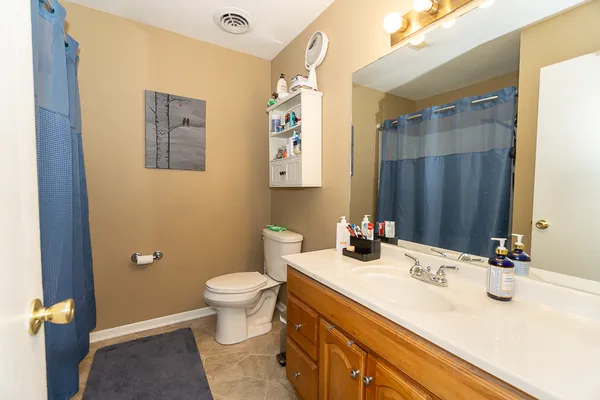 $219,500 | 381 South Collins Street, Unit B, South Elgin, IL 60177