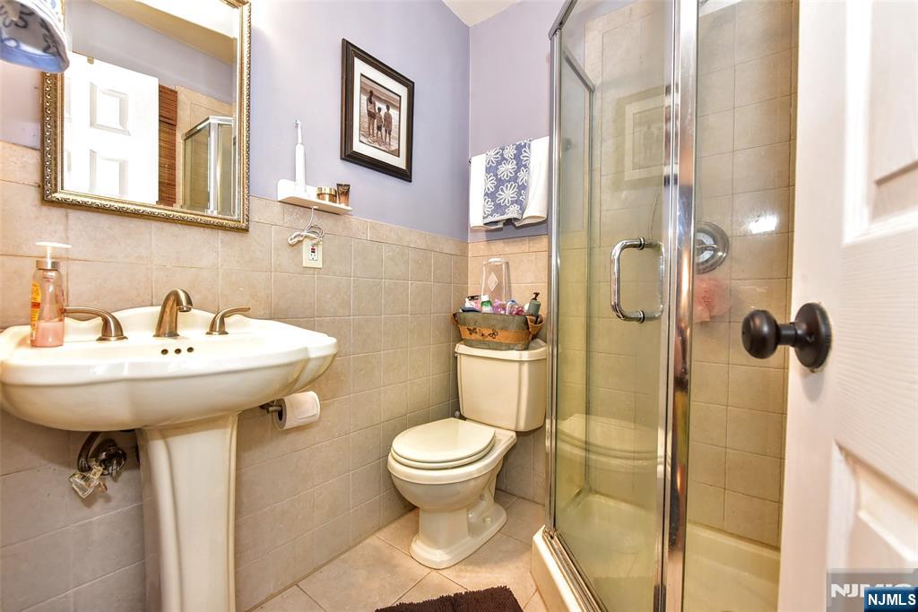 143 Nottingham Road Ramsey, NJ 07446 - Photo 16 of 24