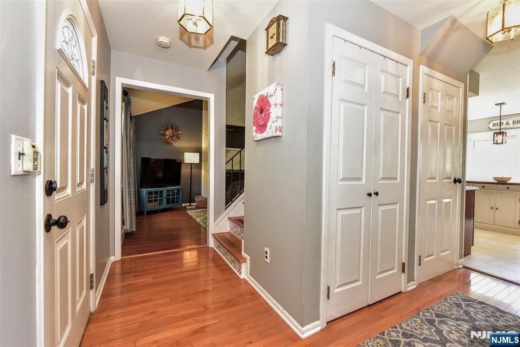 143 Nottingham Road Ramsey, NJ 07446 - Photo 3 of 24