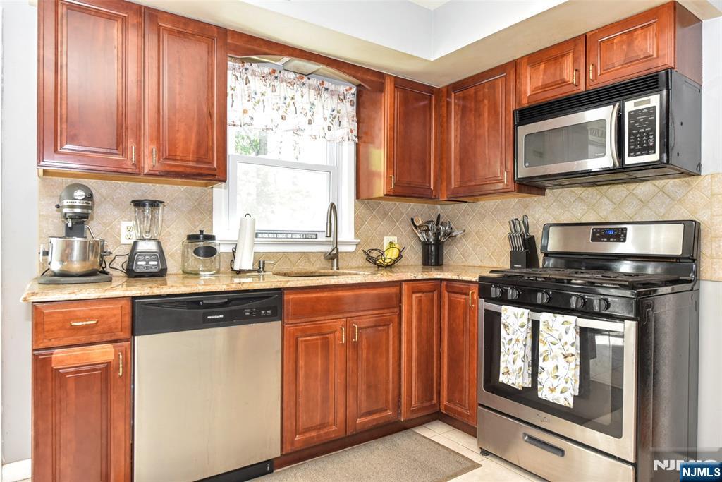143 Nottingham Road Ramsey, NJ 07446 - Photo 9 of 24
