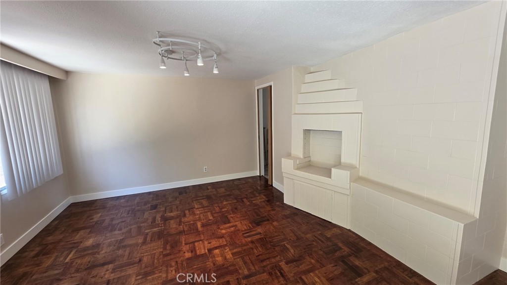 6034 South Kings Road Los Angeles, CA 90056 - Photo 10 of 22