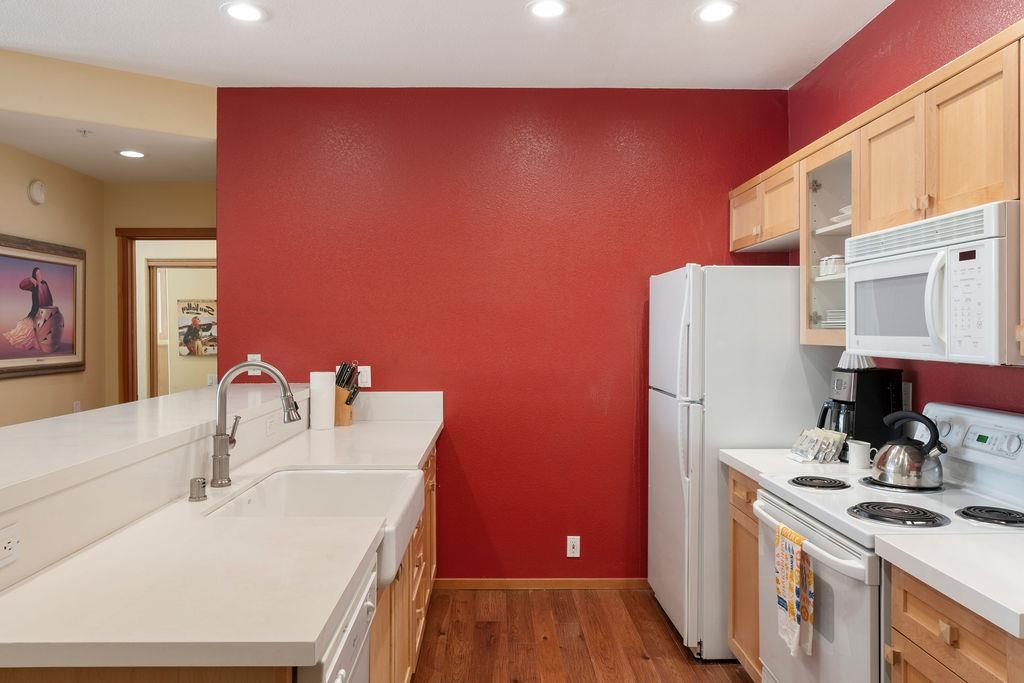 201 Shirley Cyn Road, Unit 714 Olympic Valley, CA 96146 - Photo 2 of 28