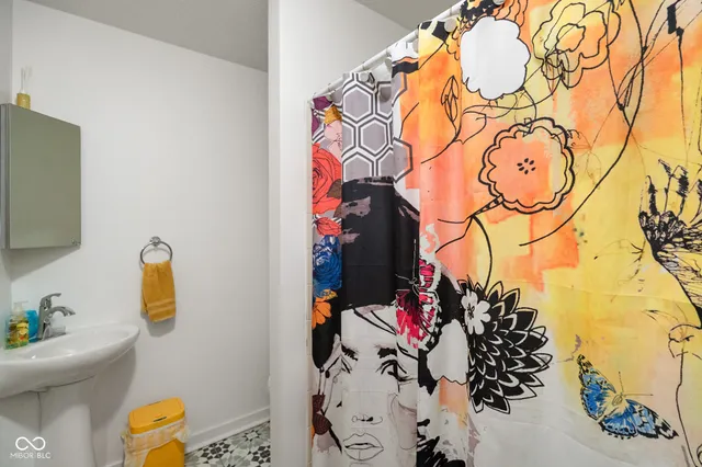 $335,000 | 305 Sandbrook Drive, Noblesville, IN 46062