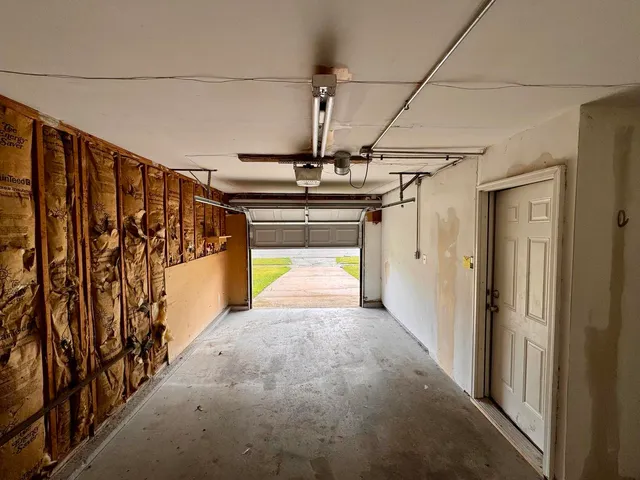 a view of a storage & utility room