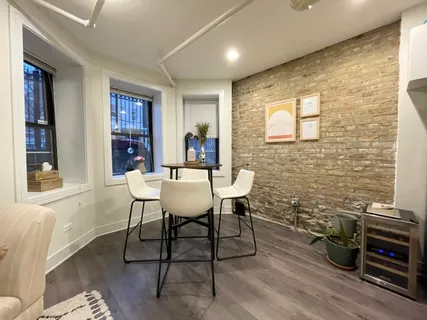 $2,600 | 1931 North Hoyne Avenue, Unit GDN, Chicago, IL 60647