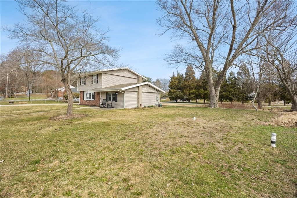 11 Margaret Road Taunton, MA 02718 - Photo 3 of 20