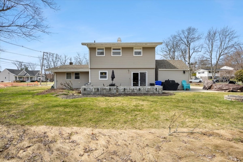 11 Margaret Road Taunton, MA 02718 - Photo 4 of 20