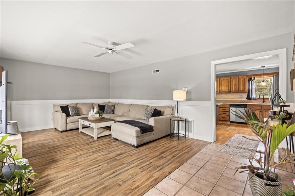 11 Margaret Road Taunton, MA 02718 - Photo 6 of 20