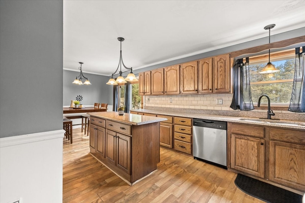 11 Margaret Road Taunton, MA 02718 - Photo 7 of 20